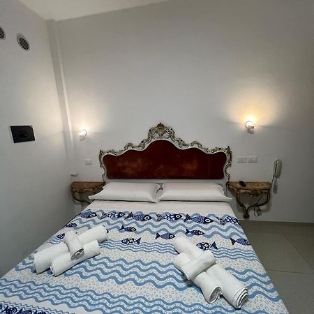 Bike Hotel Oasi Finale Ligure Exterior foto