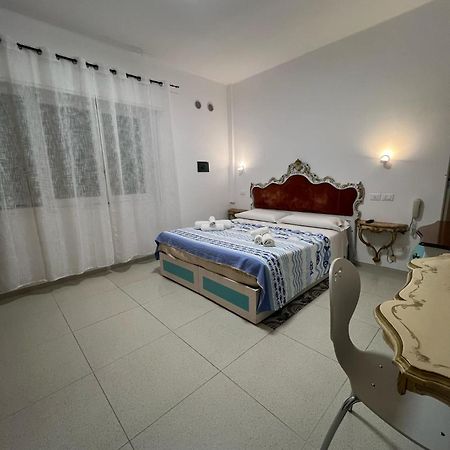 Bike Hotel Oasi Finale Ligure Exterior foto