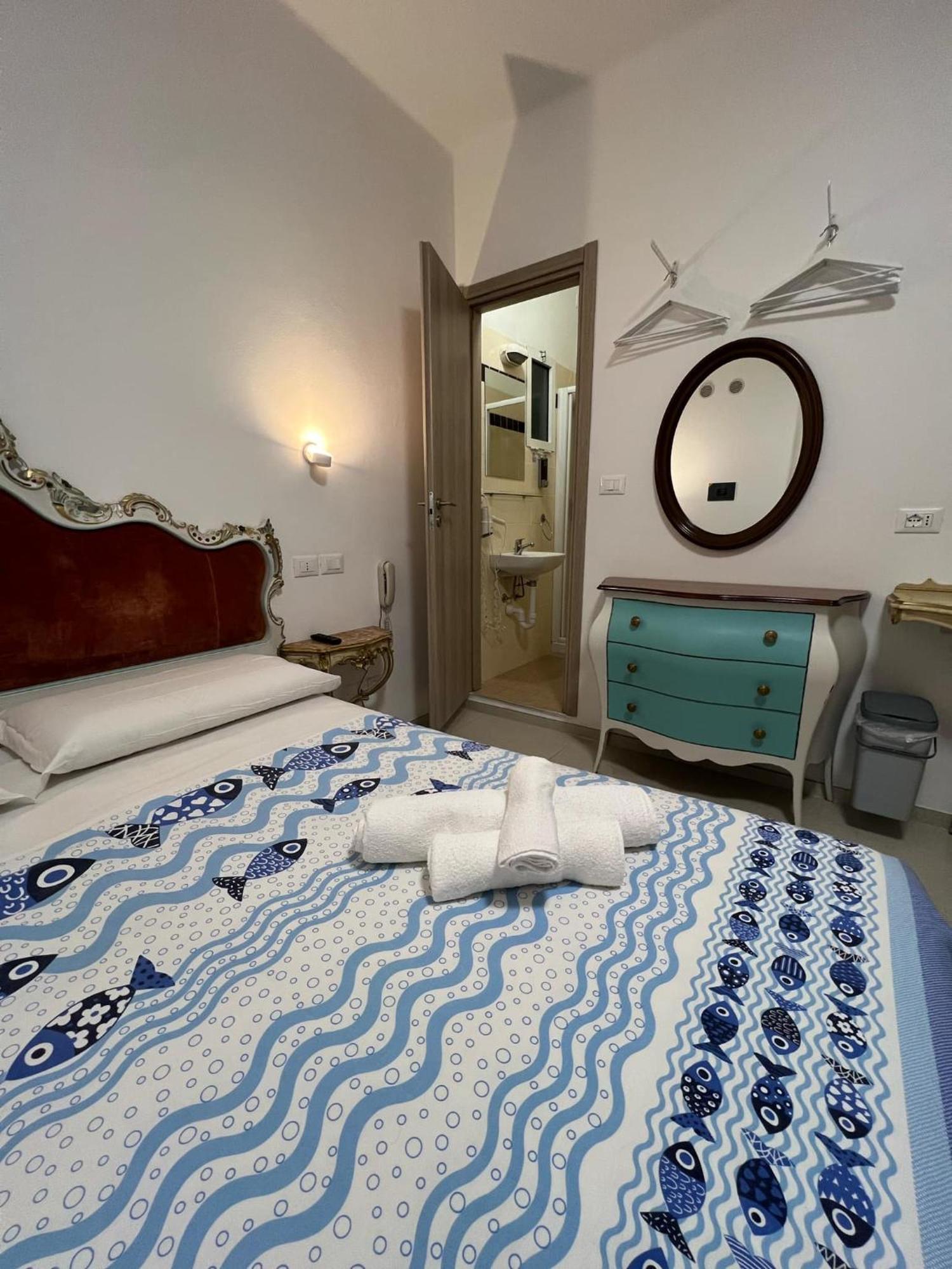 Bike Hotel Oasi Finale Ligure Exterior foto